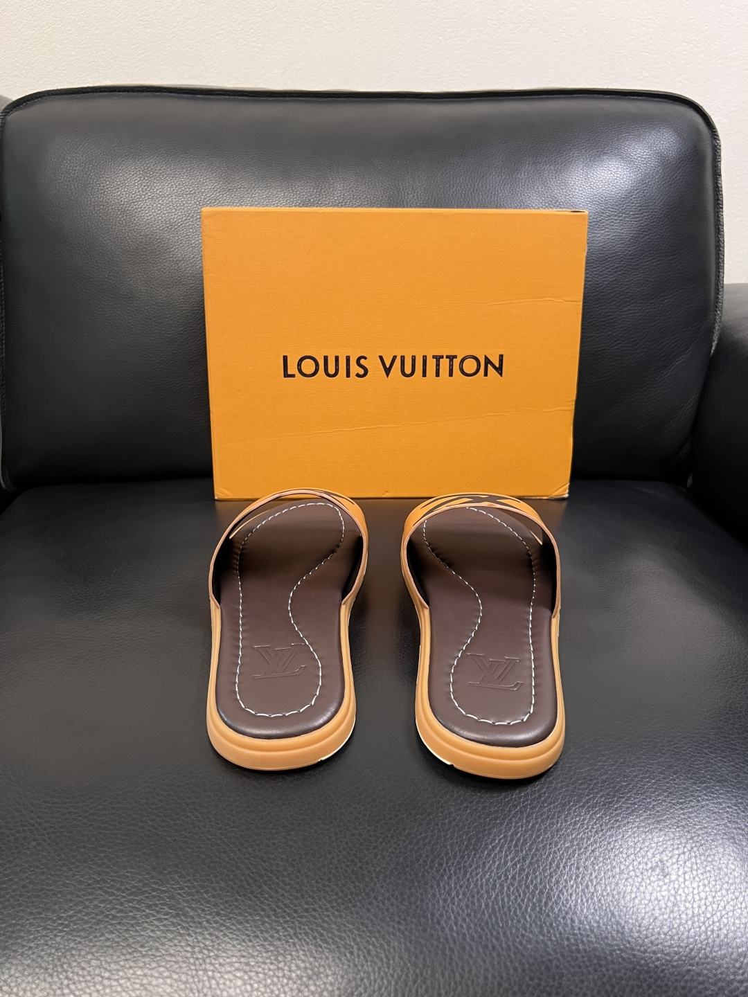 Lv  高品质  顶级工艺品  路易威登，拖鞋  专柜同步原厂配置，鞋面意大利进口，高品质拼接缤纷色彩复