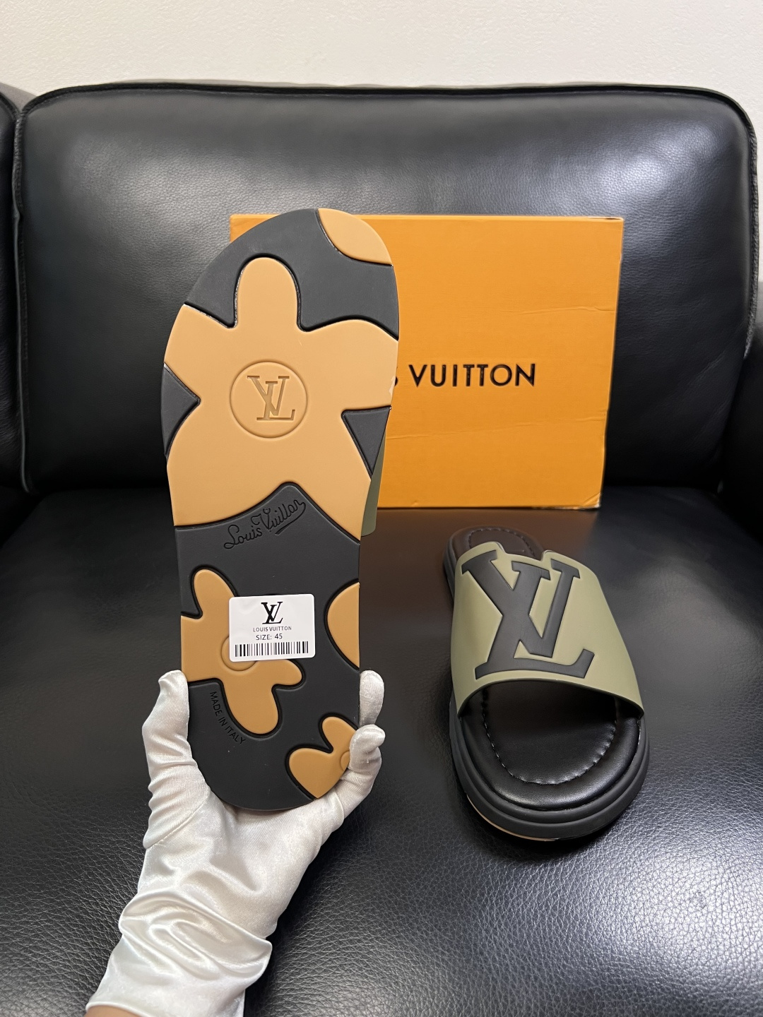 Lv  高品质  顶级工艺品  路易威登，拖鞋  专柜同步原厂配置，鞋面意大利进口，高品质拼接缤纷色彩复