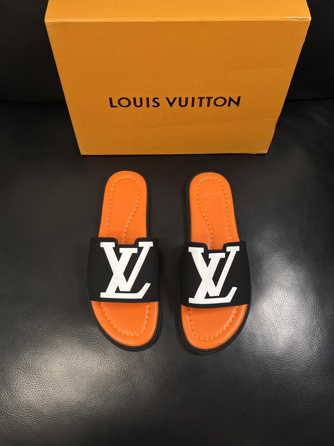 Lv  高品质  顶级工艺品  路易威登，拖鞋  专柜同步原厂配置，鞋面意大利进口，高品质拼接缤纷色彩复