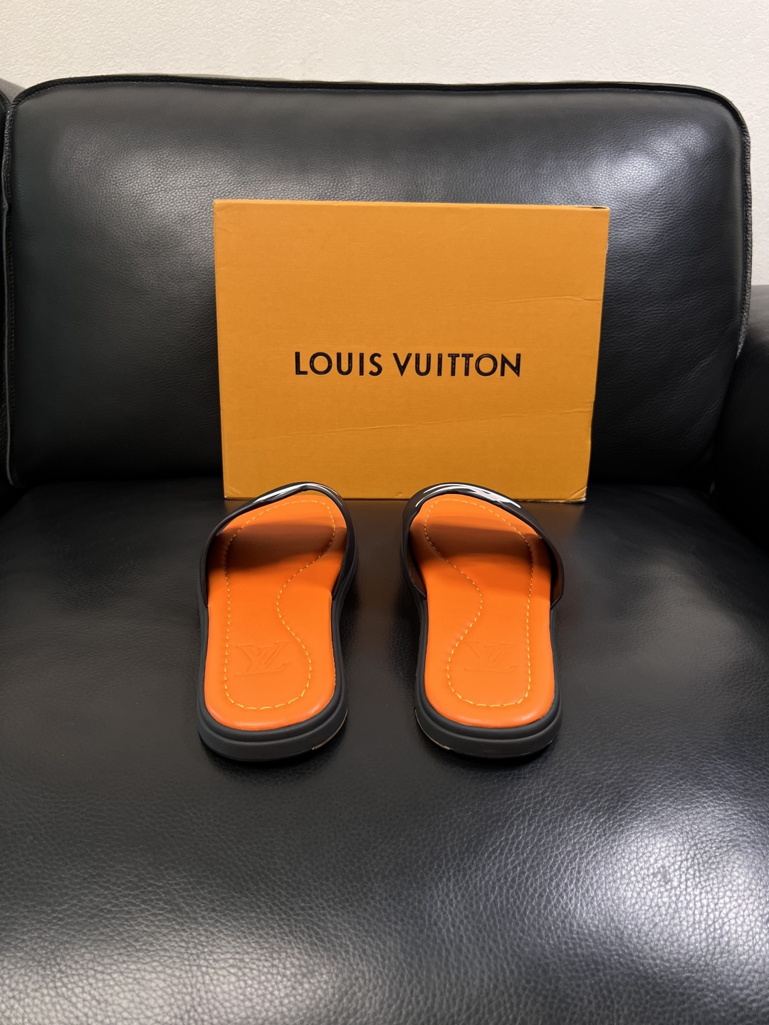 Lv  高品质  顶级工艺品  路易威登，拖鞋  专柜同步原厂配置，鞋面意大利进口，高品质拼接缤纷色彩复