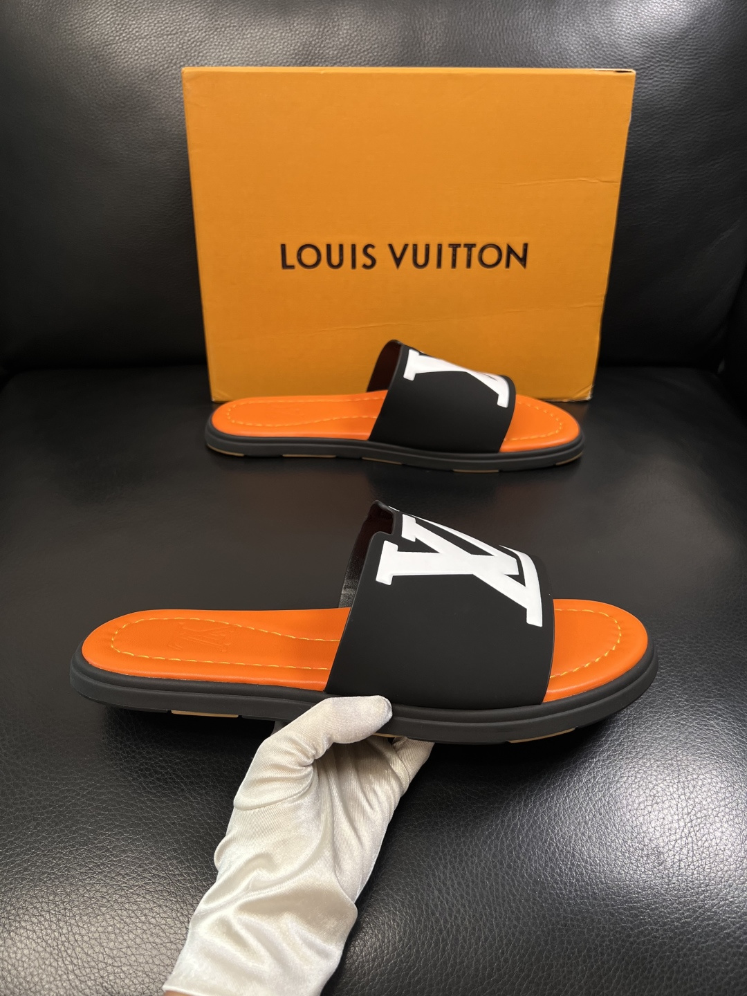 Lv  高品质  顶级工艺品  路易威登，拖鞋  专柜同步原厂配置，鞋面意大利进口，高品质拼接缤纷色彩复