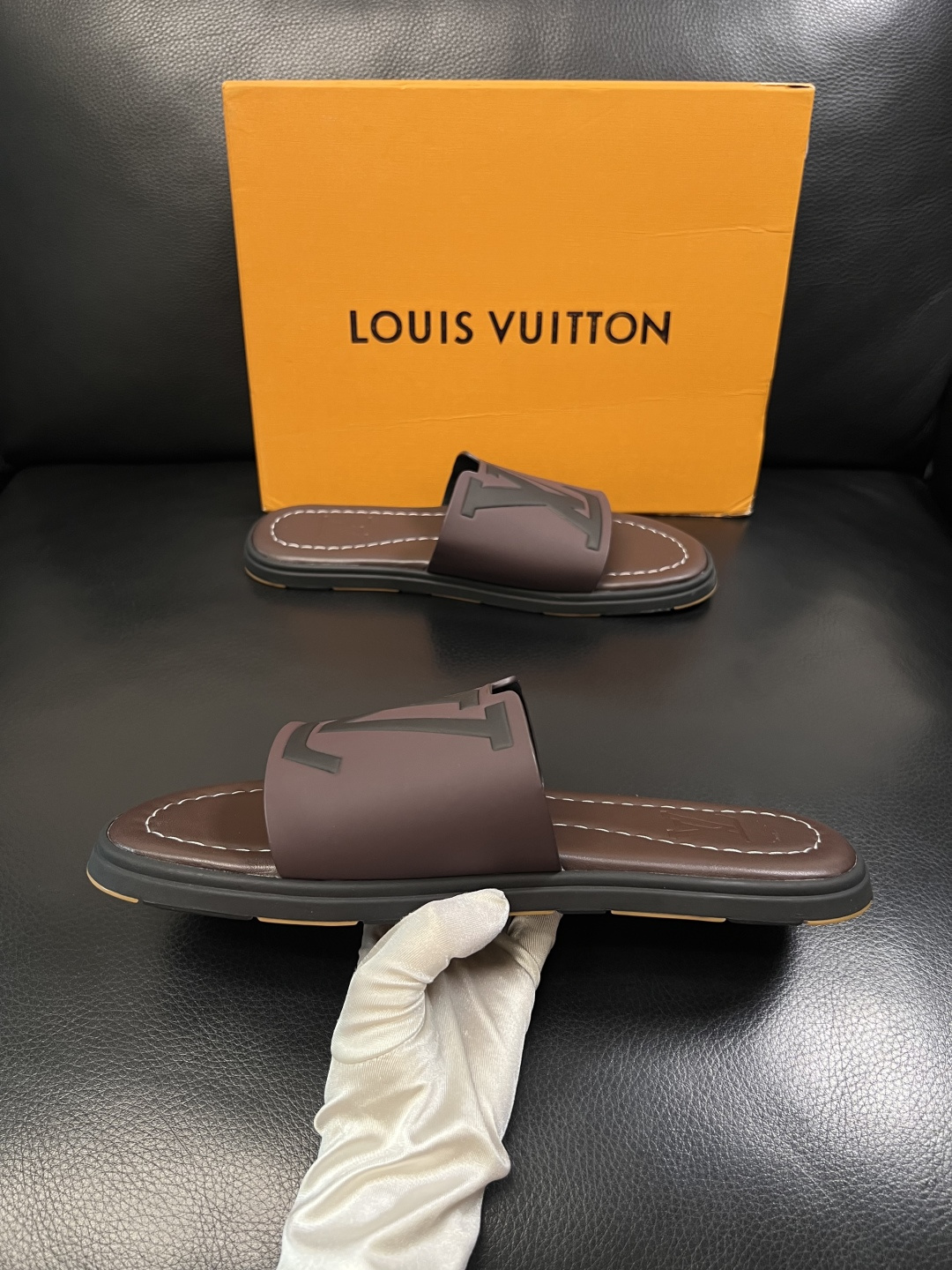 Lv  高品质  顶级工艺品  路易威登，拖鞋  专柜同步原厂配置，鞋面意大利进口，高品质拼接缤纷色彩复