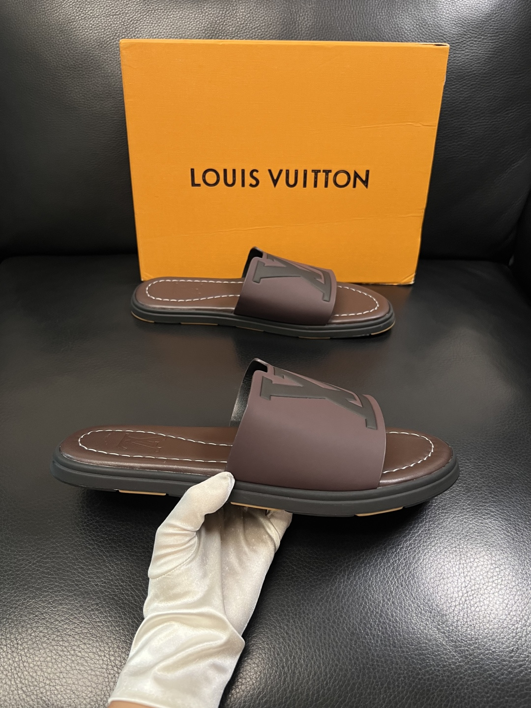 Lv  高品质  顶级工艺品  路易威登，拖鞋  专柜同步原厂配置，鞋面意大利进口，高品质拼接缤纷色彩复