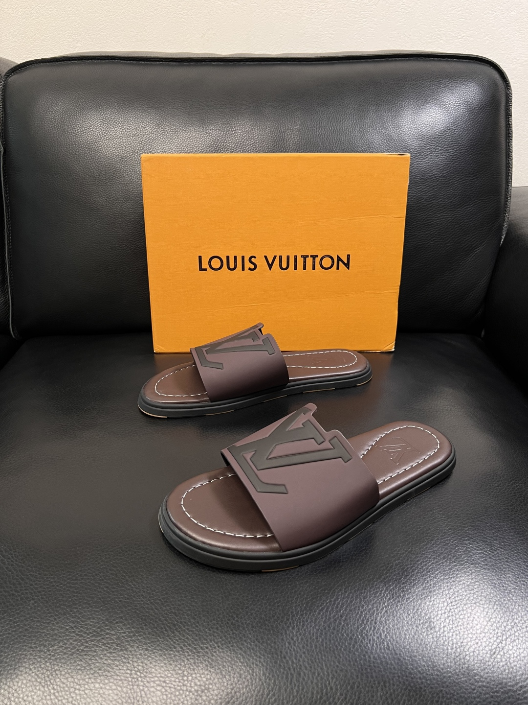 Lv  高品质  顶级工艺品  路易威登，拖鞋  专柜同步原厂配置，鞋面意大利进口，高品质拼接缤纷色彩复