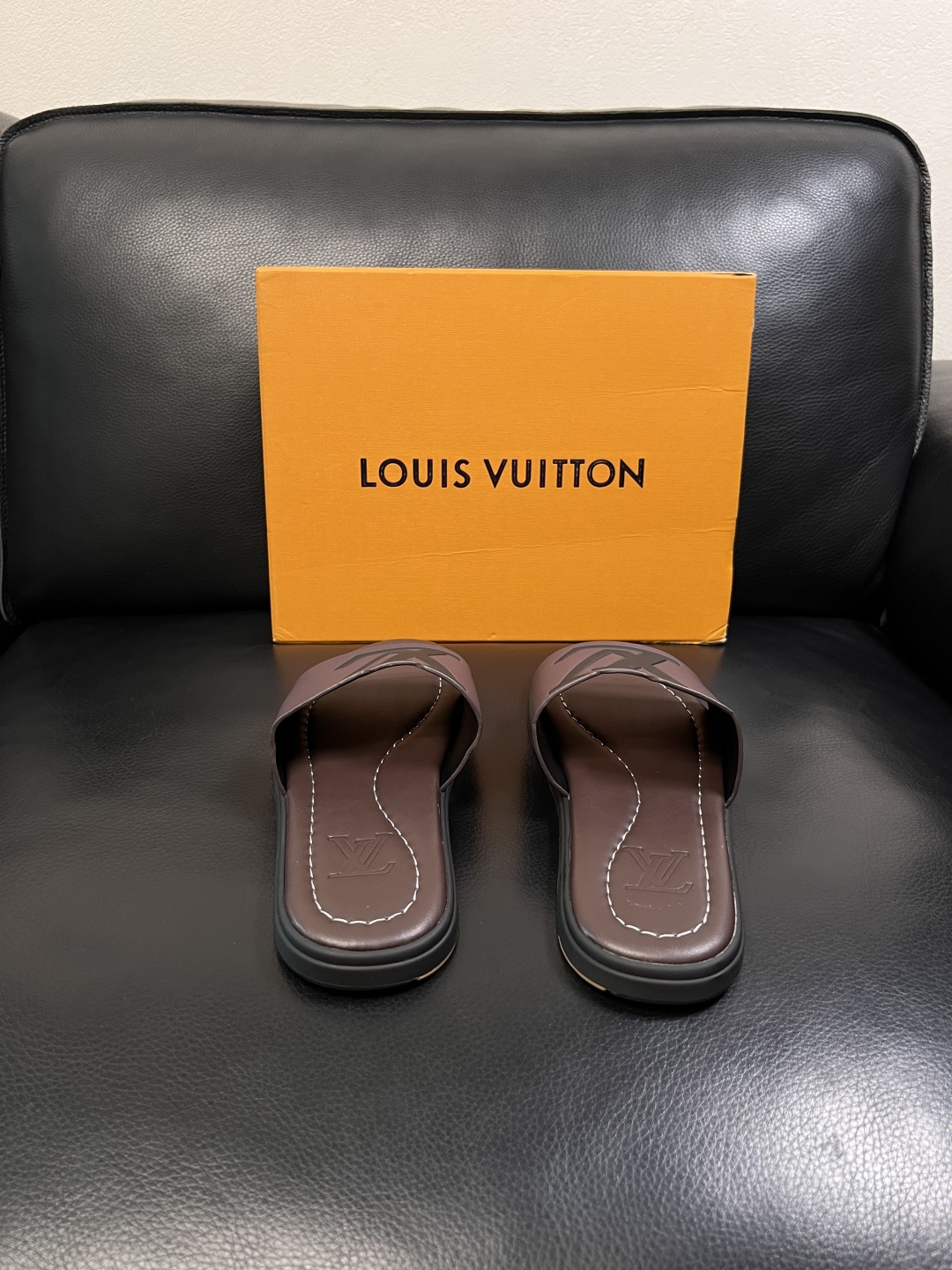 Lv  高品质  顶级工艺品  路易威登，拖鞋  专柜同步原厂配置，鞋面意大利进口，高品质拼接缤纷色彩复