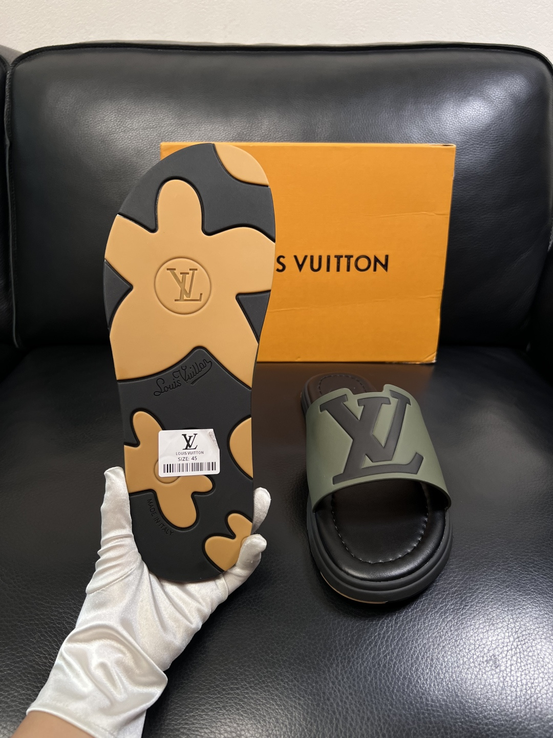 Lv  高品质  顶级工艺品  路易威登，拖鞋  专柜同步原厂配置，鞋面意大利进口，高品质拼接缤纷色彩复