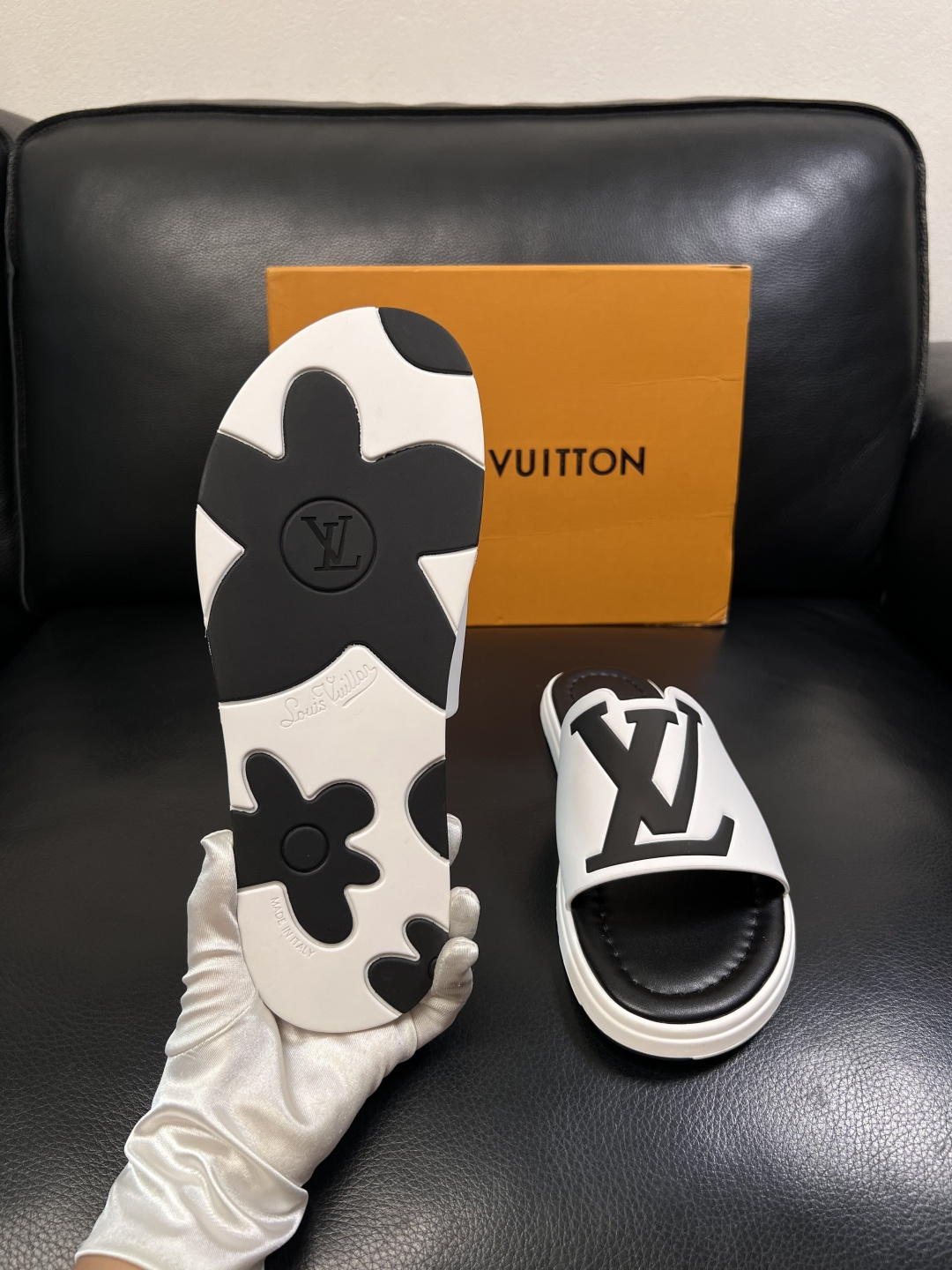 Lv  高品质  顶级工艺品  路易威登，拖鞋  专柜同步原厂配置，鞋面意大利进口，高品质拼接缤纷色彩复