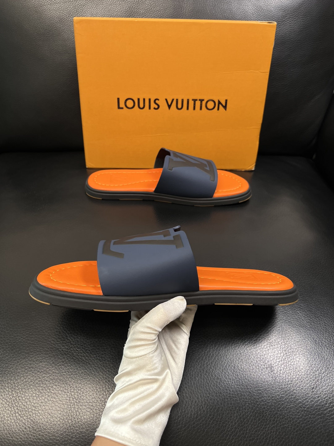 Lv  高品质  顶级工艺品  路易威登，拖鞋  专柜同步原厂配置，鞋面意大利进口，高品质拼接缤纷色彩复