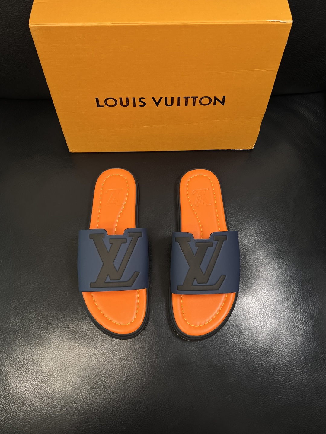 Lv  高品质  顶级工艺品  路易威登，拖鞋  专柜同步原厂配置，鞋面意大利进口，高品质拼接缤纷色彩复