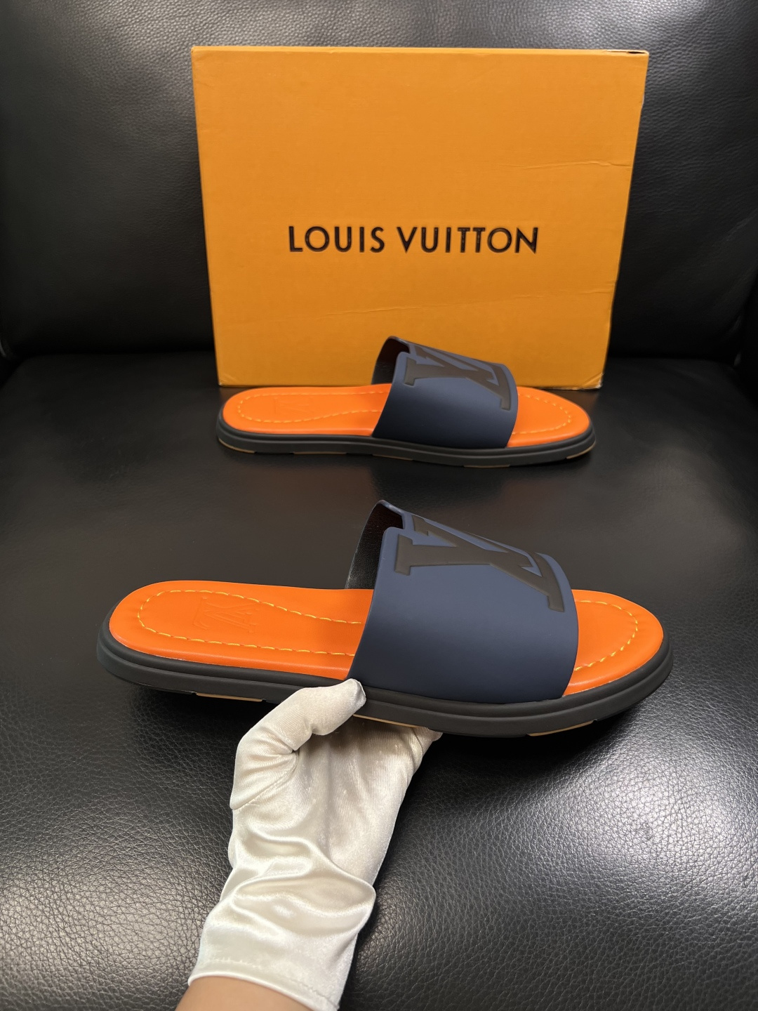 Lv  高品质  顶级工艺品  路易威登，拖鞋  专柜同步原厂配置，鞋面意大利进口，高品质拼接缤纷色彩复