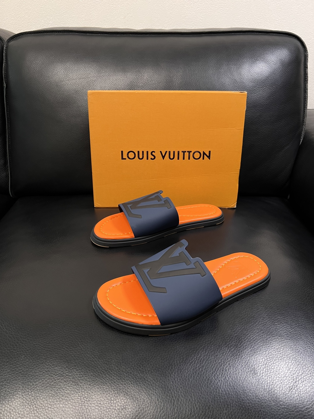 Lv  高品质  顶级工艺品  路易威登，拖鞋  专柜同步原厂配置，鞋面意大利进口，高品质拼接缤纷色彩复