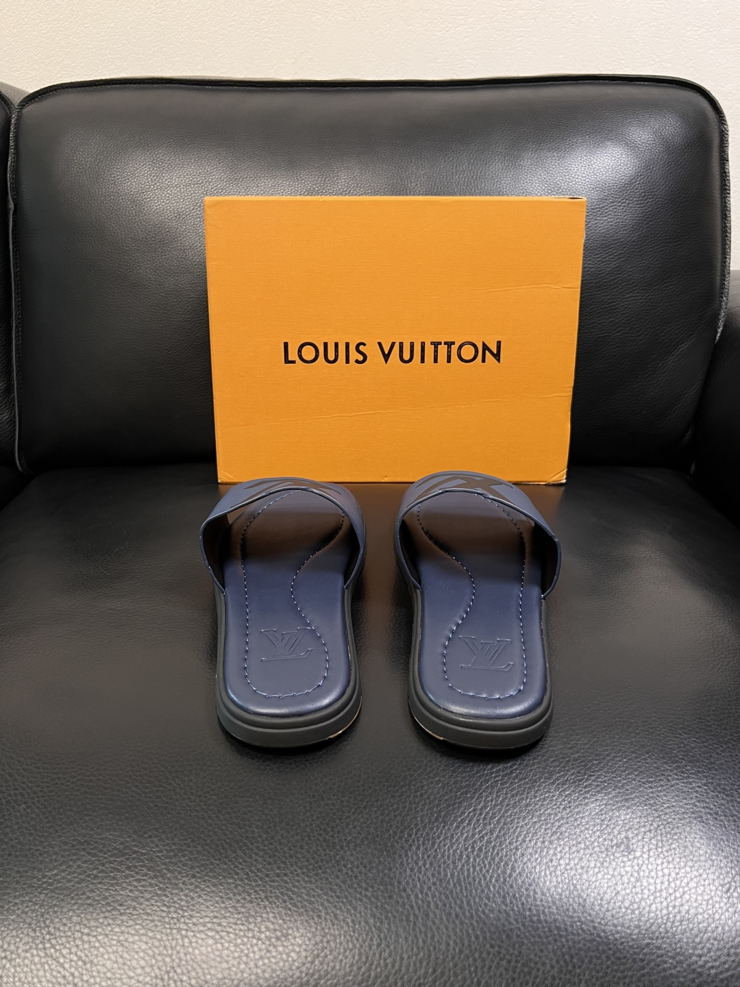 Lv  高品质  顶级工艺品  路易威登，拖鞋  专柜同步原厂配置，鞋面意大利进口，高品质拼接缤纷色彩复