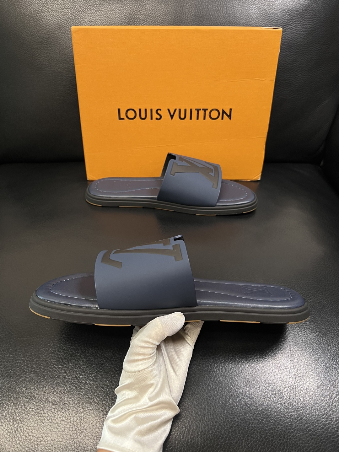 Lv  高品质  顶级工艺品  路易威登，拖鞋  专柜同步原厂配置，鞋面意大利进口，高品质拼接缤纷色彩复