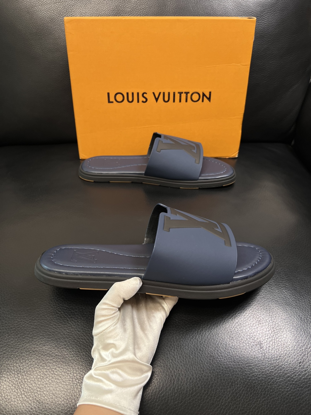 Lv  高品质  顶级工艺品  路易威登，拖鞋  专柜同步原厂配置，鞋面意大利进口，高品质拼接缤纷色彩复