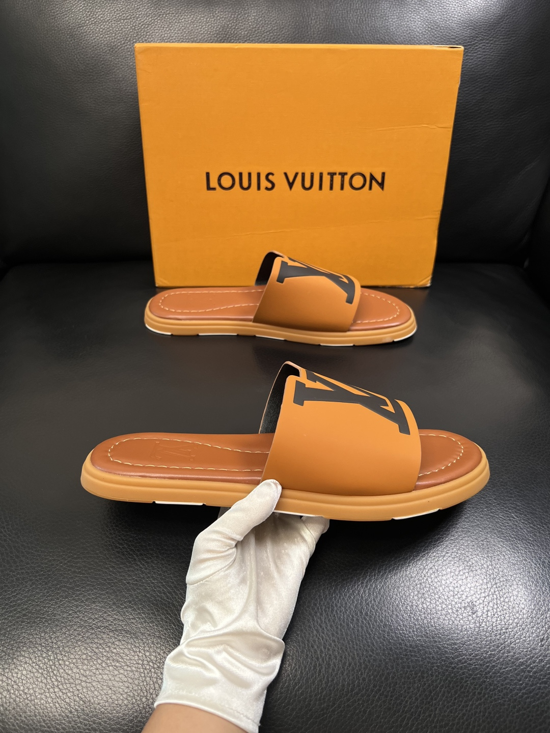 Lv  高品质  顶级工艺品  路易威登，拖鞋  专柜同步原厂配置，鞋面意大利进口，高品质拼接缤纷色彩复
