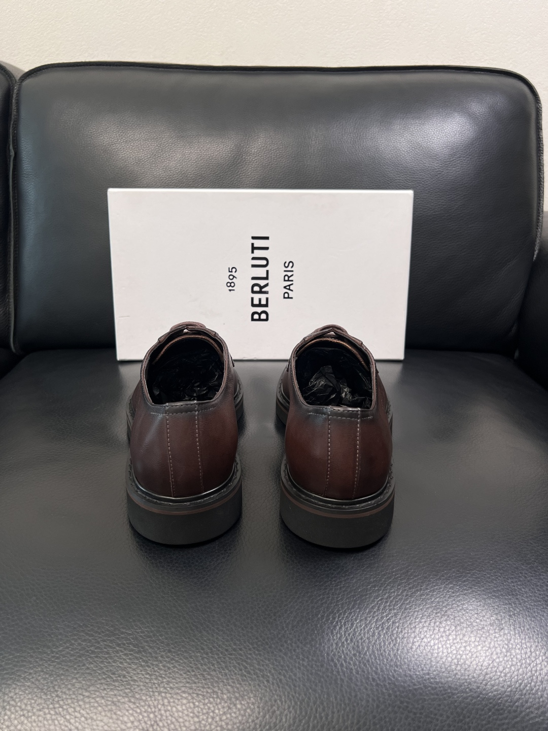 Berluti  高品质  顶级工艺品  布鲁提 专柜同步发售原厂配置，意大利进口牛皮面料，全进口水染牛