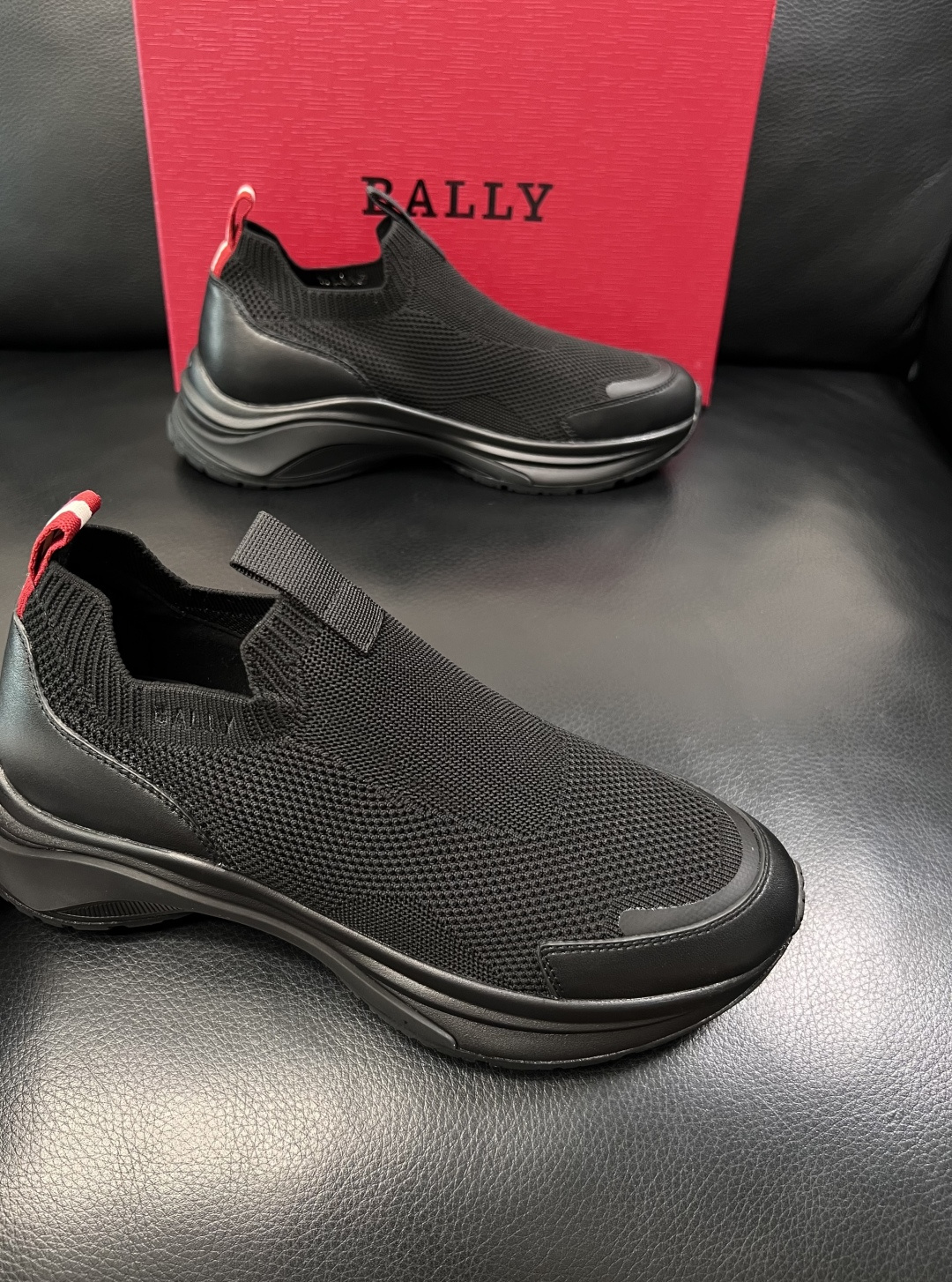BALLY  高品质  顶级工艺品  巴利 专柜同原厂配置 ，鞋面意大利进口牛皮飞织面料，进口水染牛皮里