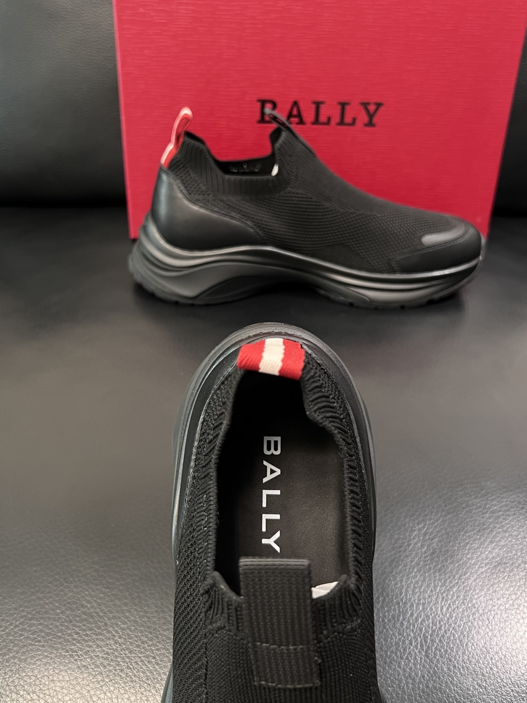 BALLY  高品质  顶级工艺品  巴利 专柜同原厂配置 ，鞋面意大利进口牛皮飞织面料，进口水染牛皮里