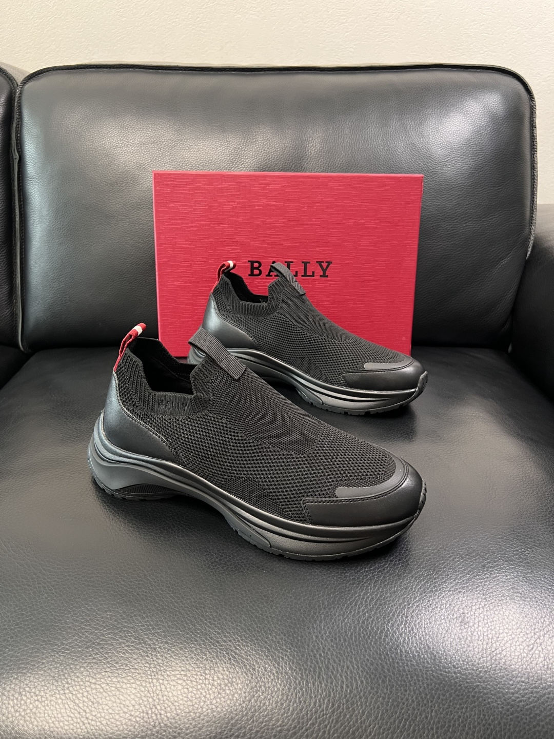 BALLY  高品质  顶级工艺品  巴利 专柜同原厂配置 ，鞋面意大利进口牛皮飞织面料，进口水染牛皮里