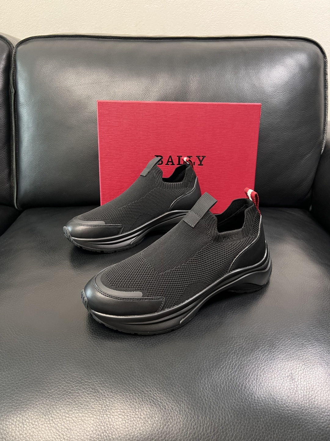 BALLY  高品质  顶级工艺品  巴利 专柜同原厂配置 ，鞋面意大利进口牛皮飞织面料，进口水染牛皮里