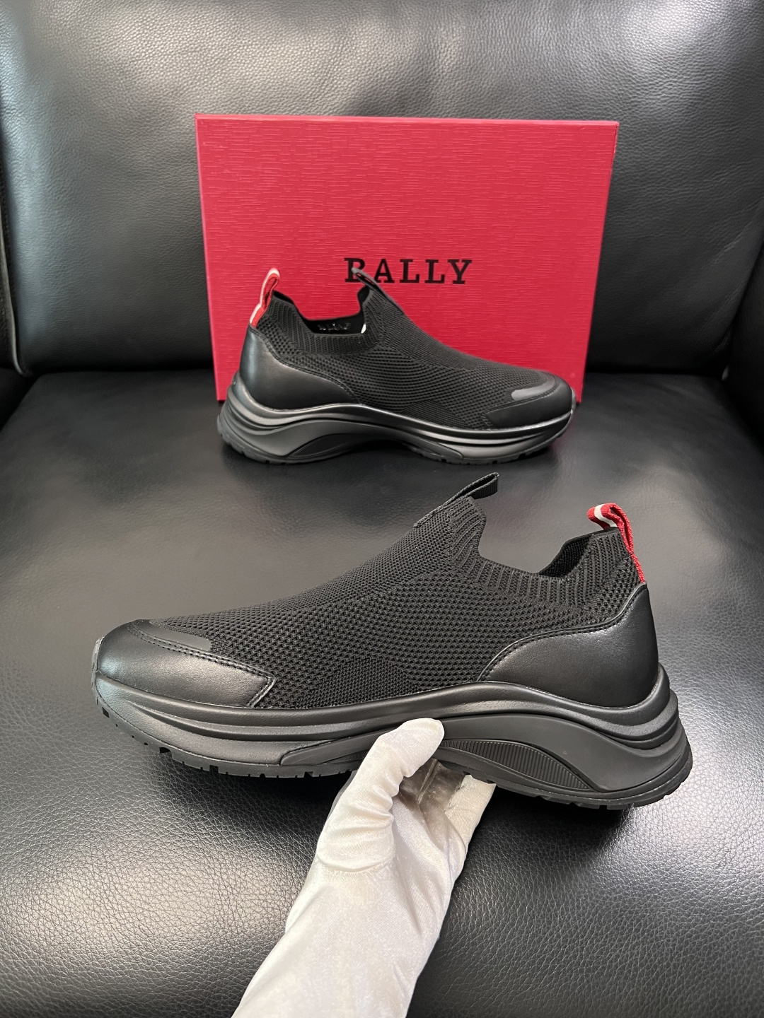 BALLY  高品质  顶级工艺品  巴利 专柜同原厂配置 ，鞋面意大利进口牛皮飞织面料，进口水染牛皮里