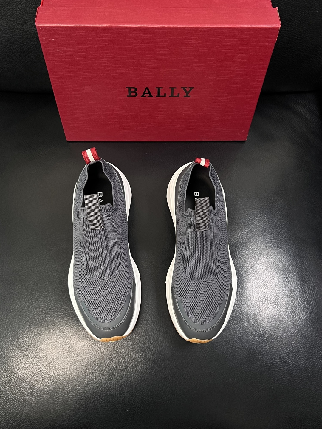 BALLY  高品质  顶级工艺品  巴利 专柜同原厂配置 ，鞋面意大利进口牛皮飞织面料，进口水染牛皮里