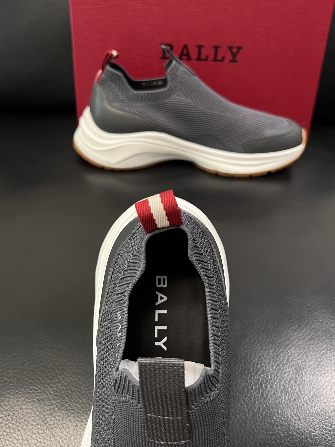 BALLY  高品质  顶级工艺品  巴利 专柜同原厂配置 ，鞋面意大利进口牛皮飞织面料，进口水染牛皮里