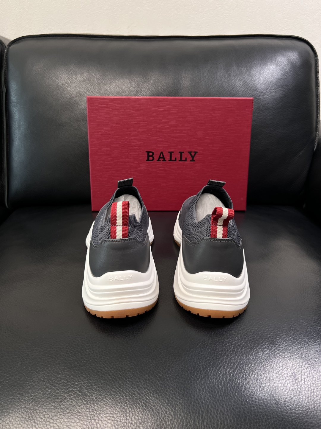 BALLY  高品质  顶级工艺品  巴利 专柜同原厂配置 ，鞋面意大利进口牛皮飞织面料，进口水染牛皮里
