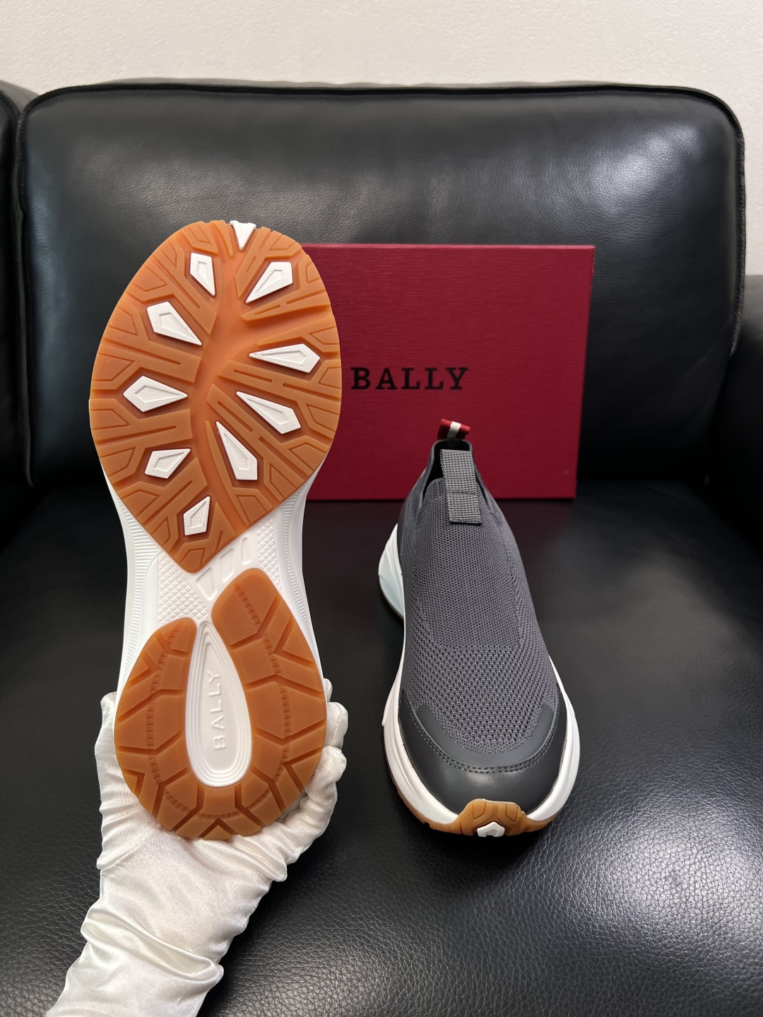 BALLY  高品质  顶级工艺品  巴利 专柜同原厂配置 ，鞋面意大利进口牛皮飞织面料，进口水染牛皮里