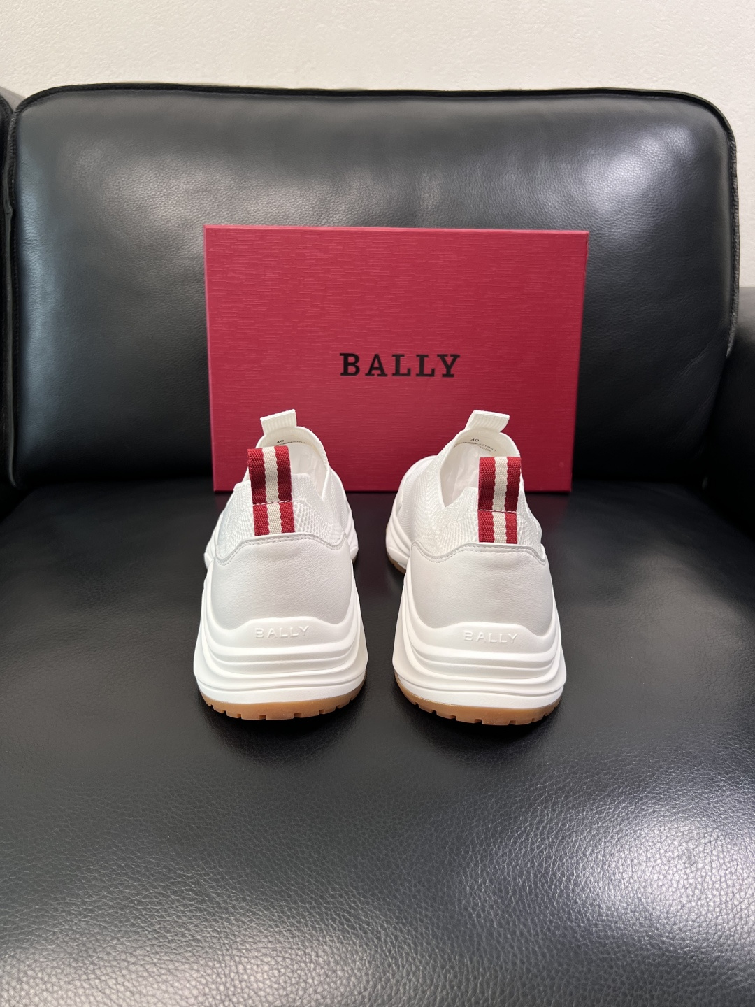 BALLY  高品质  顶级工艺品  巴利 专柜同原厂配置 ，鞋面意大利进口牛皮飞织面料，进口水染牛皮里