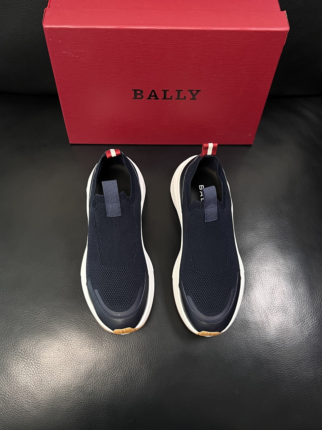 BALLY  高品质  顶级工艺品  巴利 专柜同原厂配置 ，鞋面意大利进口牛皮飞织面料，进口水染牛皮里