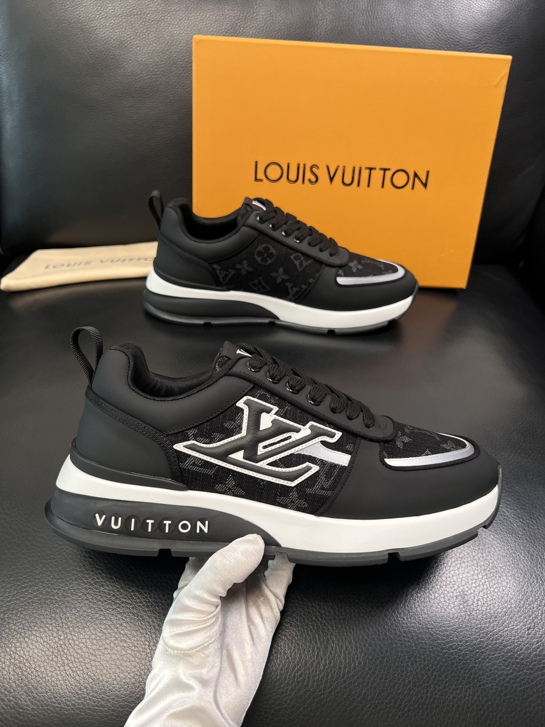 Lv  高品质  顶级工艺品  路易威登，运动板鞋专柜同步，鞋面意大利进口牛皮拼网面料，高品质拼接缤纷色