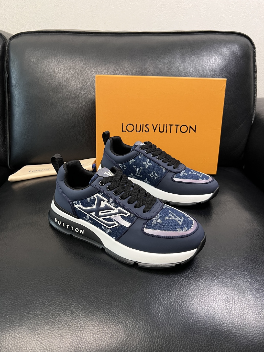 NO:853615,Lv high-quality top crafts Louis Vuitton, sports sneakers counter synchronization, uppers made of Italian imported cowhide mesh fabric, high-quality splicing colorful complex crafts, imported cowhide lining soft and comfortable, original soles specially provided by the original factory, TPU exclusive movable molded soles super comfortable, original factory follow-up goods, code number 39-44 (customized 45),, louis vuitton, louis vuitton, cowhide19860909Lv 高品质 顶级工艺品 路易威登,运动板鞋专柜同步,鞋面意大利进口牛皮拼网面料,高品质拼接缤纷色彩复杂工艺品,进口牛皮里垫柔软舒适,鞋底原厂特供原版底,TPU独家活动成型底超级舒适,原厂跟单货,码数 39-44（订做 45）,,louis vuitton,louis vuitton,cowhide,Men's shoes