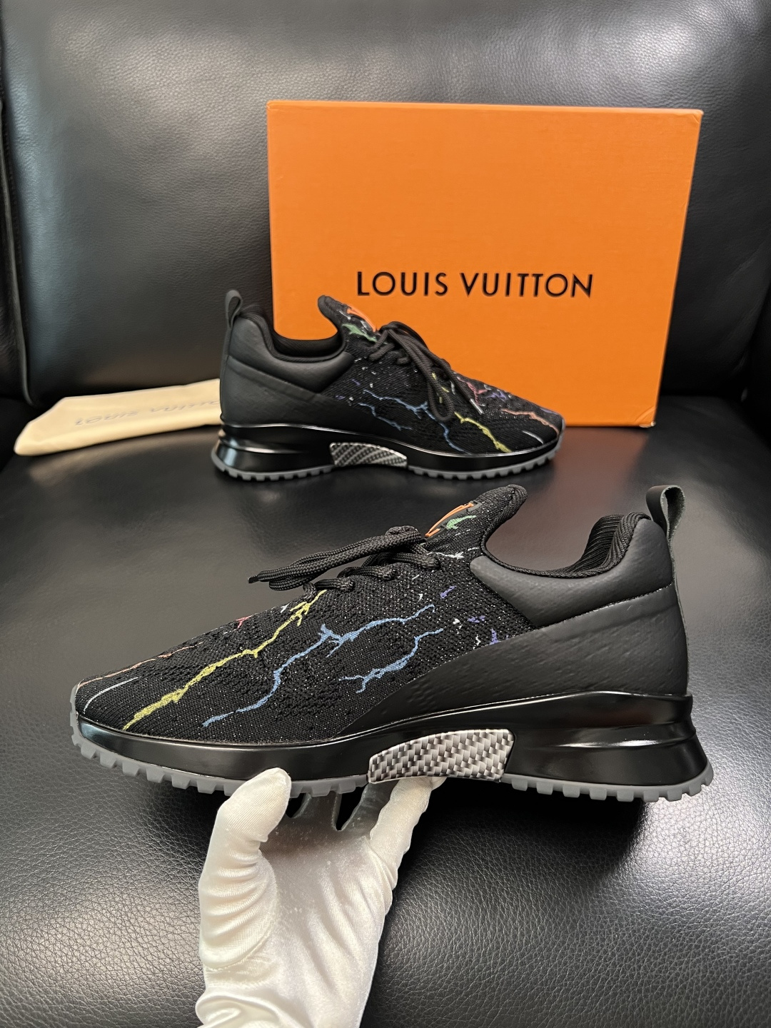 Lv  高品质  顶级工艺品  路易威登，运动板鞋专柜同步，鞋面意大利进口飞织面料，高品质拼接缤纷色彩复