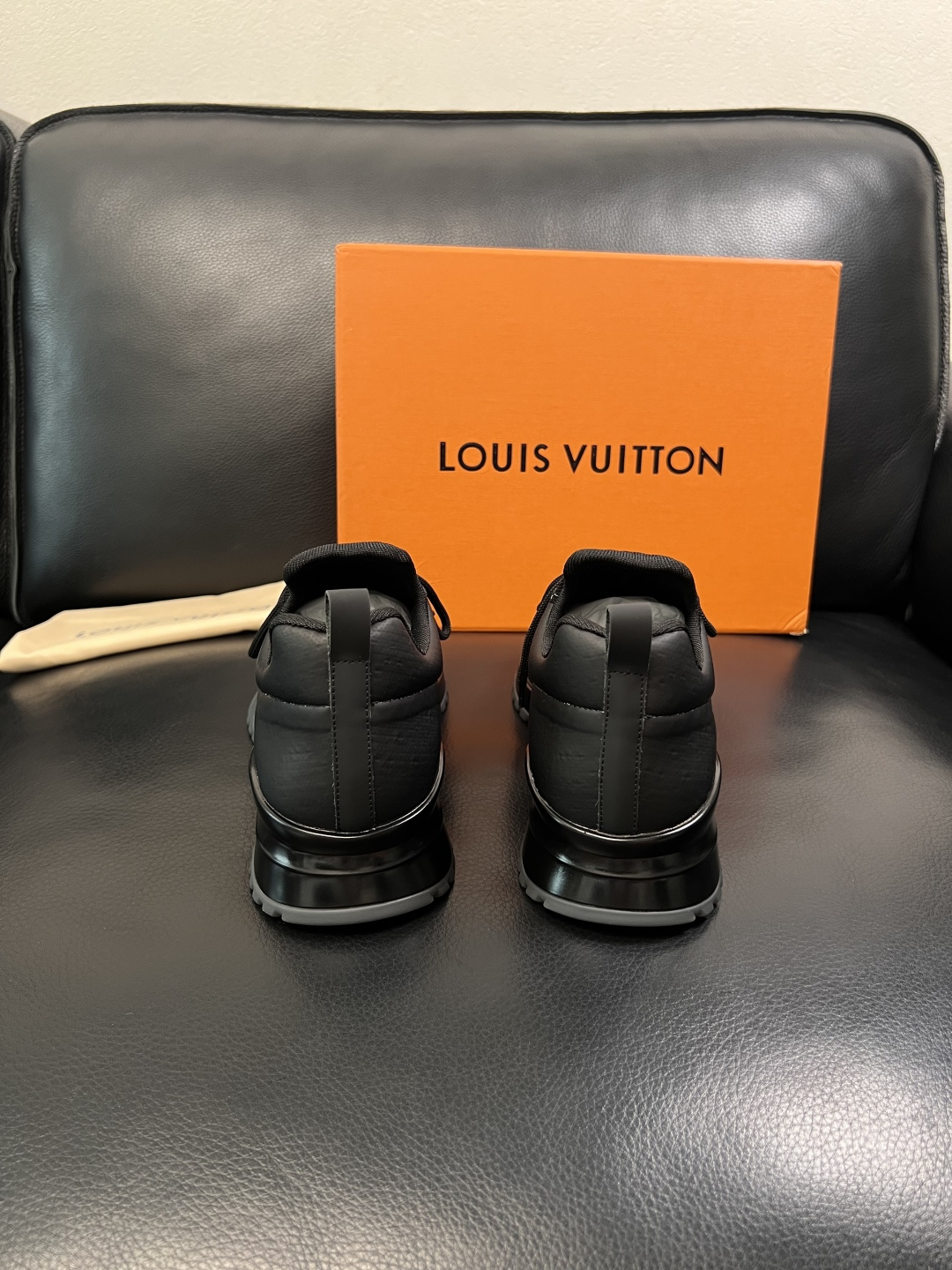 Lv  高品质  顶级工艺品  路易威登，运动板鞋专柜同步，鞋面意大利进口飞织面料，高品质拼接缤纷色彩复