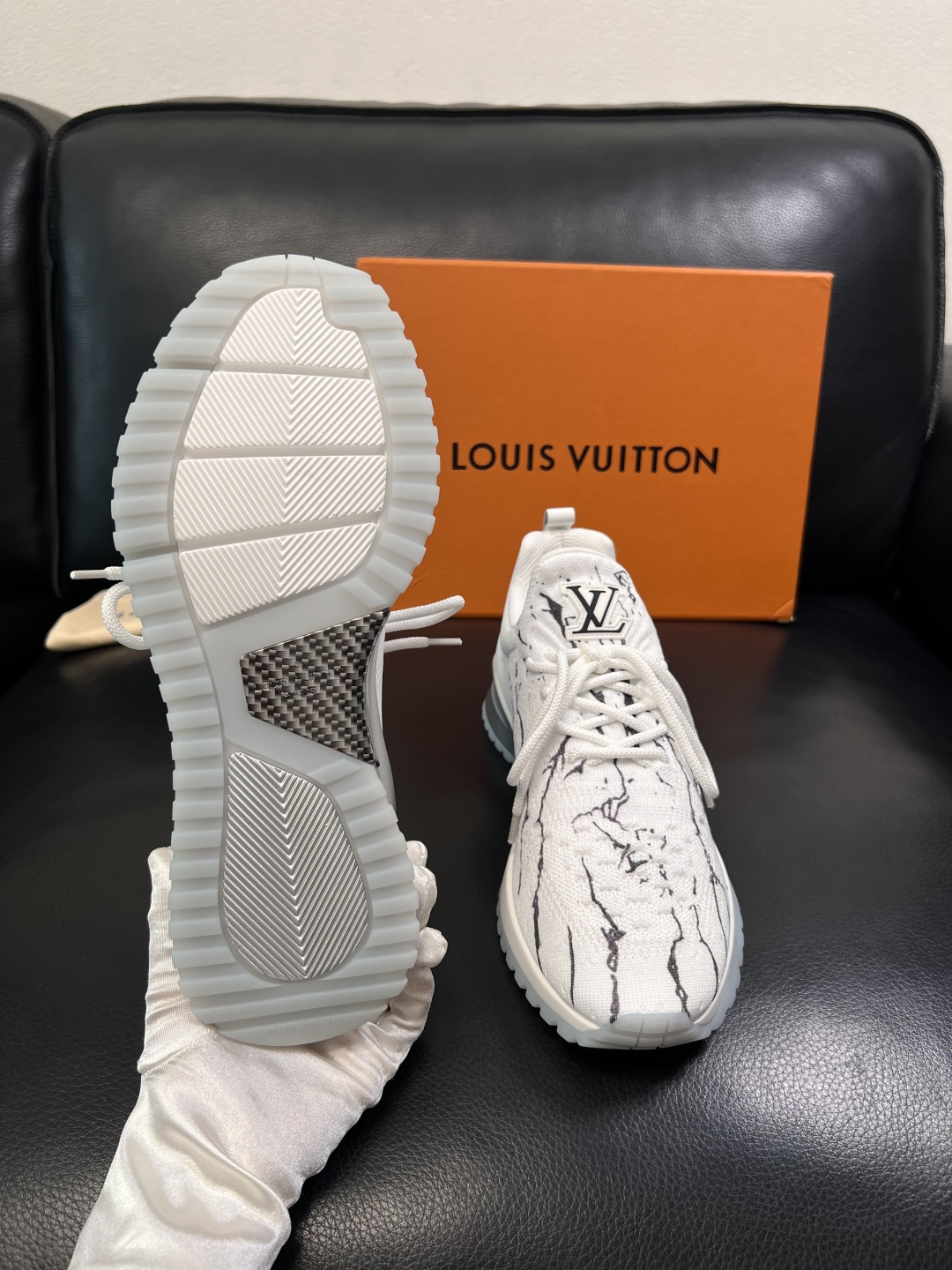 Lv  高品质  顶级工艺品  路易威登，运动板鞋专柜同步，鞋面意大利进口飞织面料，高品质拼接缤纷色彩复