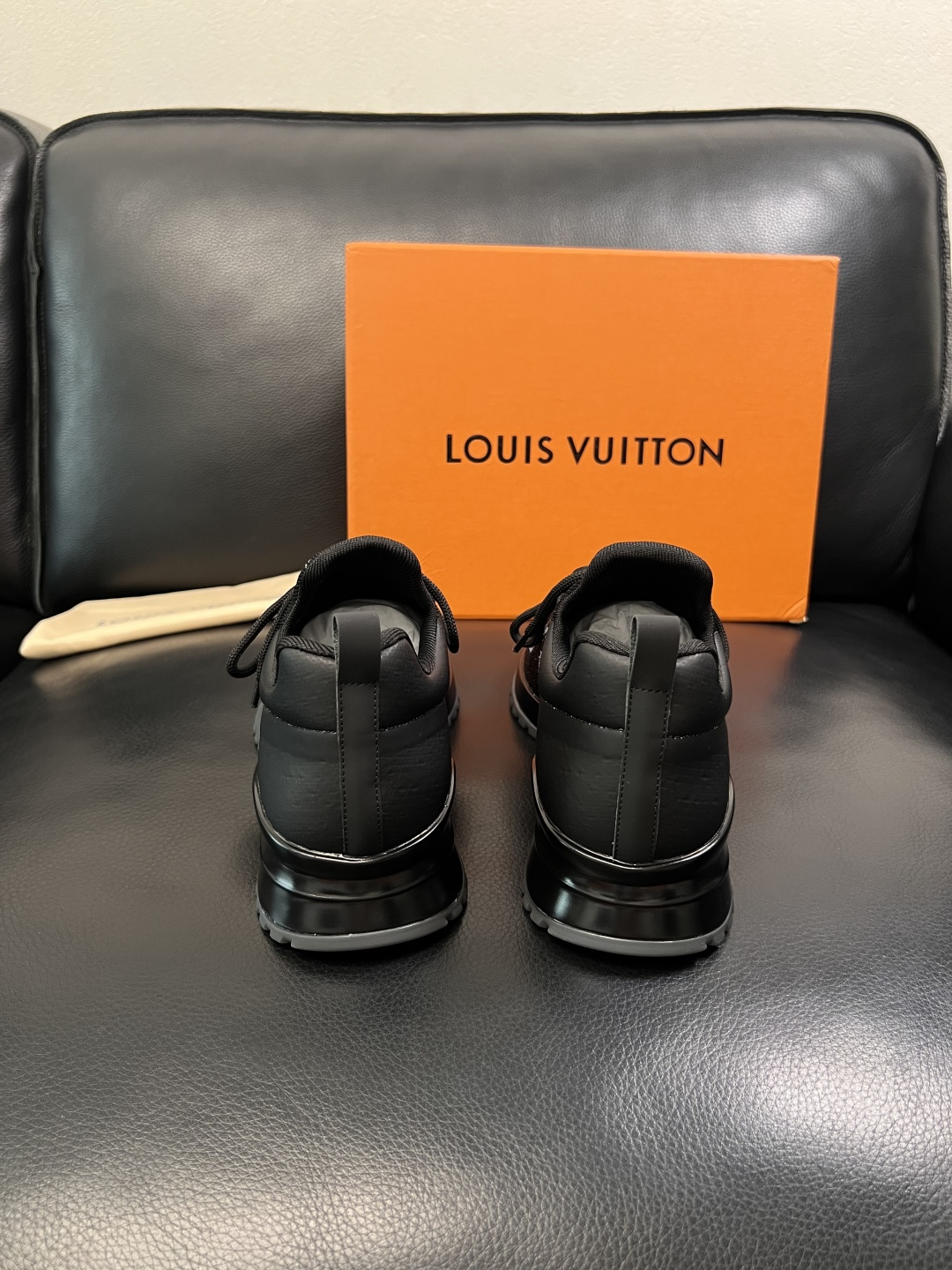Lv  高品质  顶级工艺品  路易威登，运动板鞋专柜同步，鞋面意大利进口飞织面料，高品质拼接缤纷色彩复