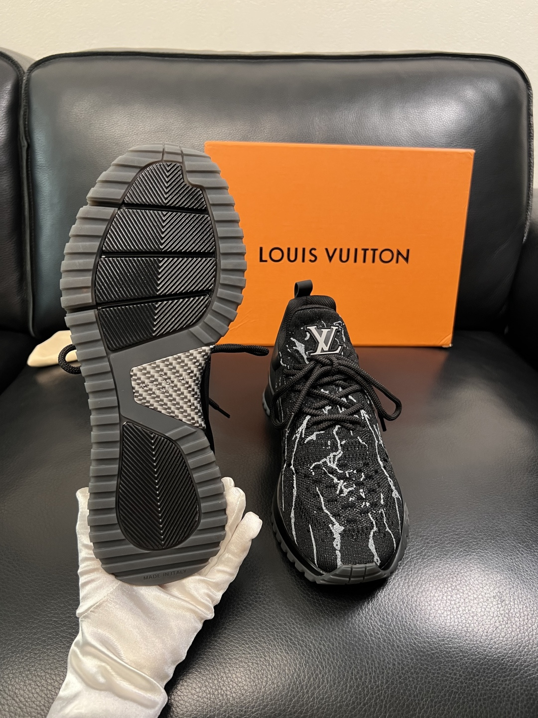 Lv  高品质  顶级工艺品  路易威登，运动板鞋专柜同步，鞋面意大利进口飞织面料，高品质拼接缤纷色彩复