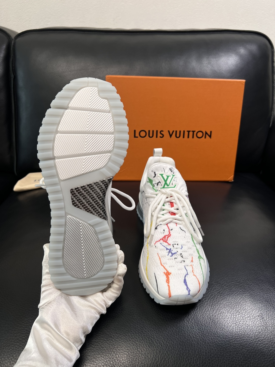 Lv  高品质  顶级工艺品  路易威登，运动板鞋专柜同步，鞋面意大利进口飞织面料，高品质拼接缤纷色彩复