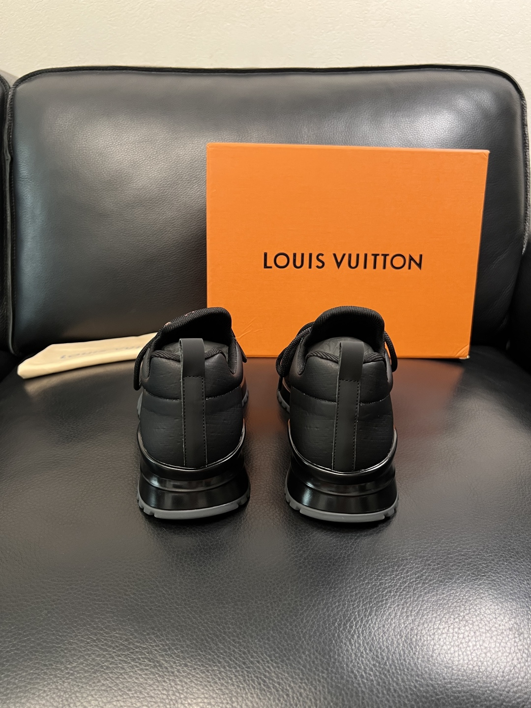 Lv  高品质  顶级工艺品  路易威登，运动板鞋专柜同步，鞋面意大利进口飞织面料，高品质拼接缤纷色彩复
