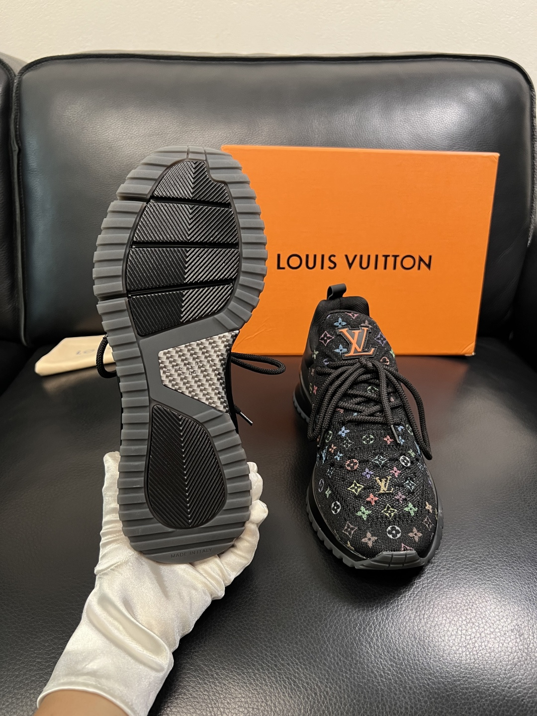 Lv  高品质  顶级工艺品  路易威登，运动板鞋专柜同步，鞋面意大利进口飞织面料，高品质拼接缤纷色彩复