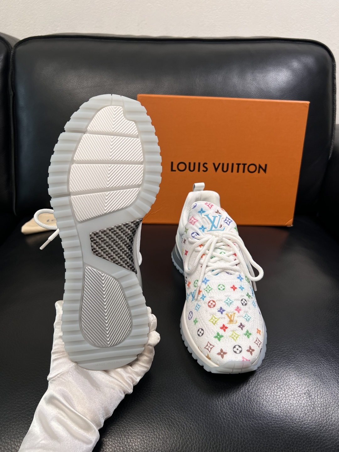 Lv  高品质  顶级工艺品  路易威登，运动板鞋专柜同步，鞋面意大利进口飞织面料，高品质拼接缤纷色彩复