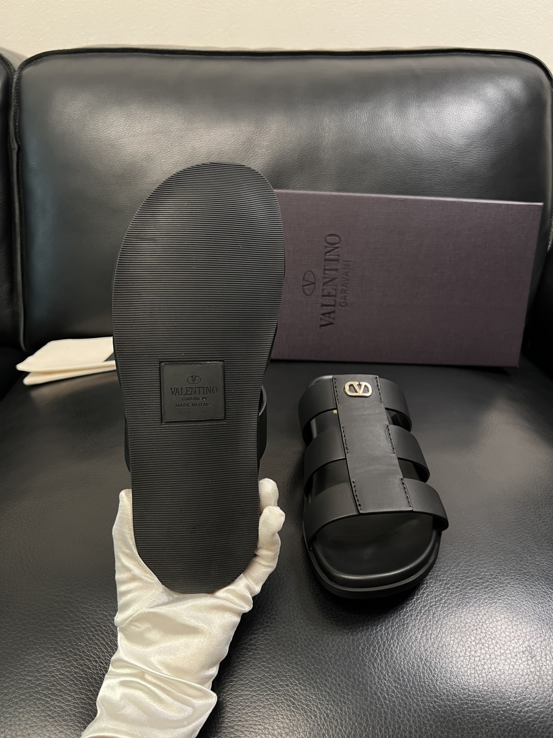VALENTINO  高品质  顶级工艺品  华伦天奴，拖鞋专柜同步，鞋面意大利进口，高品质拼接缤纷色彩