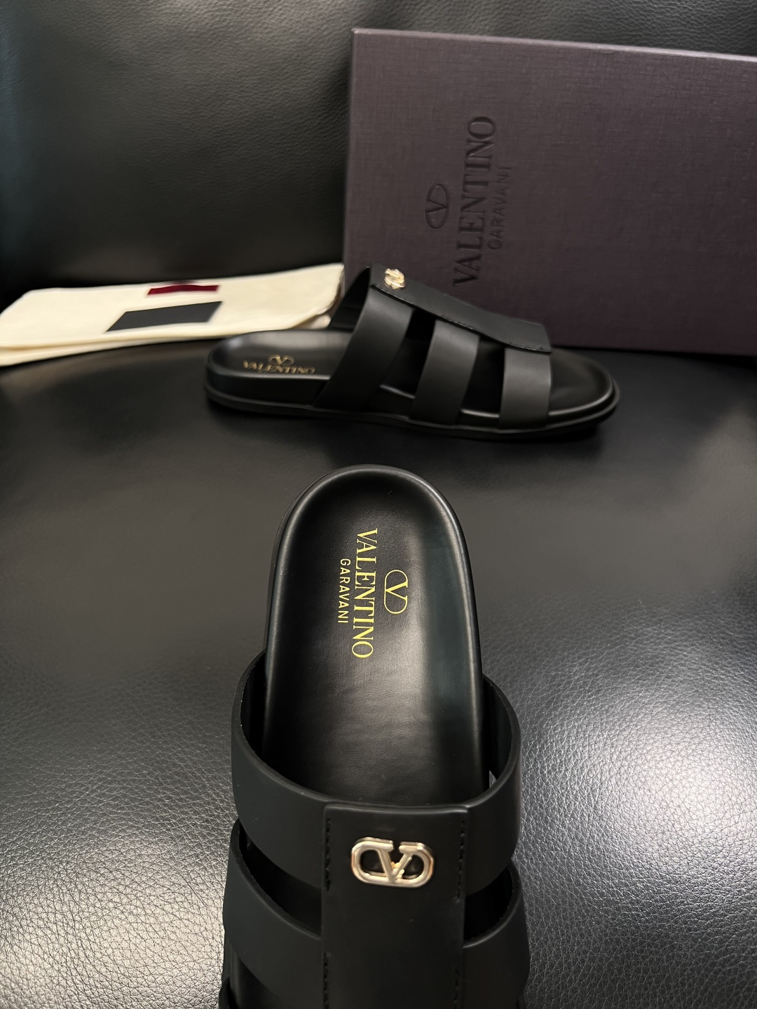 VALENTINO  高品质  顶级工艺品  华伦天奴，拖鞋专柜同步，鞋面意大利进口，高品质拼接缤纷色彩