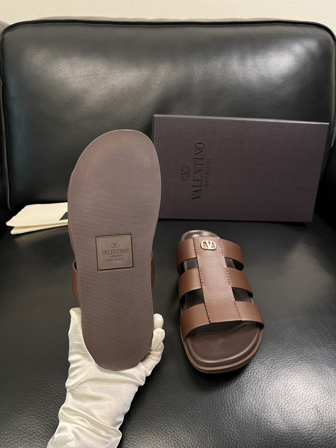 VALENTINO  高品质  顶级工艺品  华伦天奴，拖鞋专柜同步，鞋面意大利进口，高品质拼接缤纷色彩