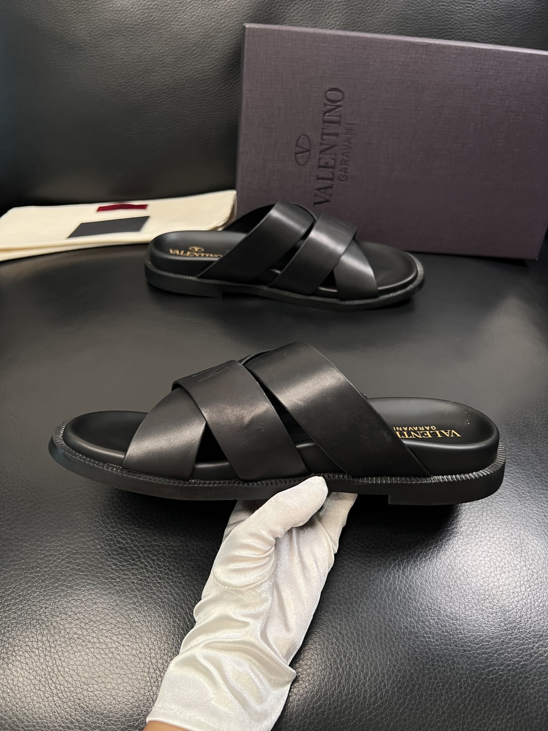 VALENTINO  高品质  顶级工艺品  华伦天奴，拖鞋专柜同步，鞋面意大利进口，高品质拼接缤纷色彩