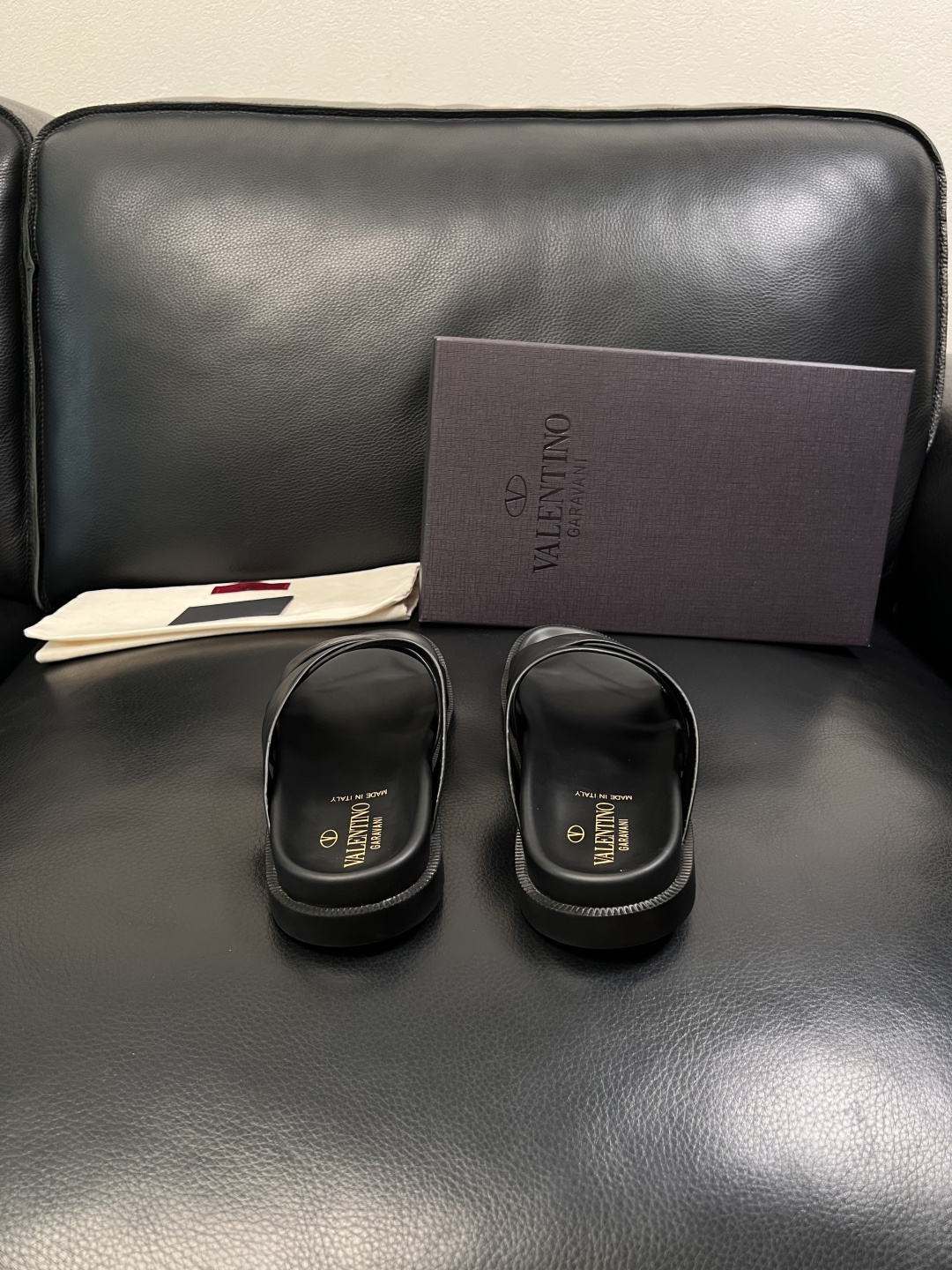 VALENTINO  高品质  顶级工艺品  华伦天奴，拖鞋专柜同步，鞋面意大利进口，高品质拼接缤纷色彩