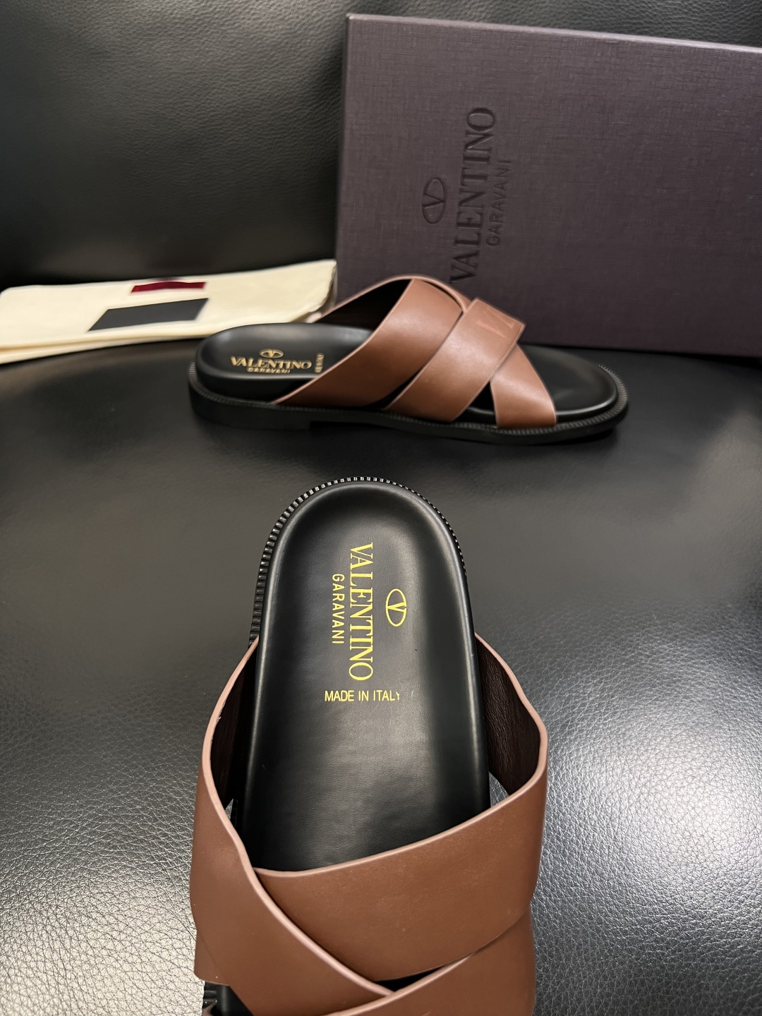VALENTINO  高品质  顶级工艺品  华伦天奴，拖鞋专柜同步，鞋面意大利进口，高品质拼接缤纷色彩