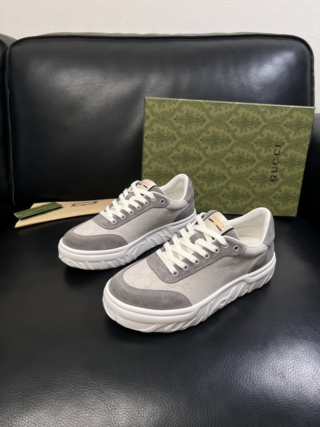 Gucci 高品质  顶级工艺品  古奇  专柜新款原厂配置，意大利进口牛皮面料，进口牛皮内里垫，透气舒