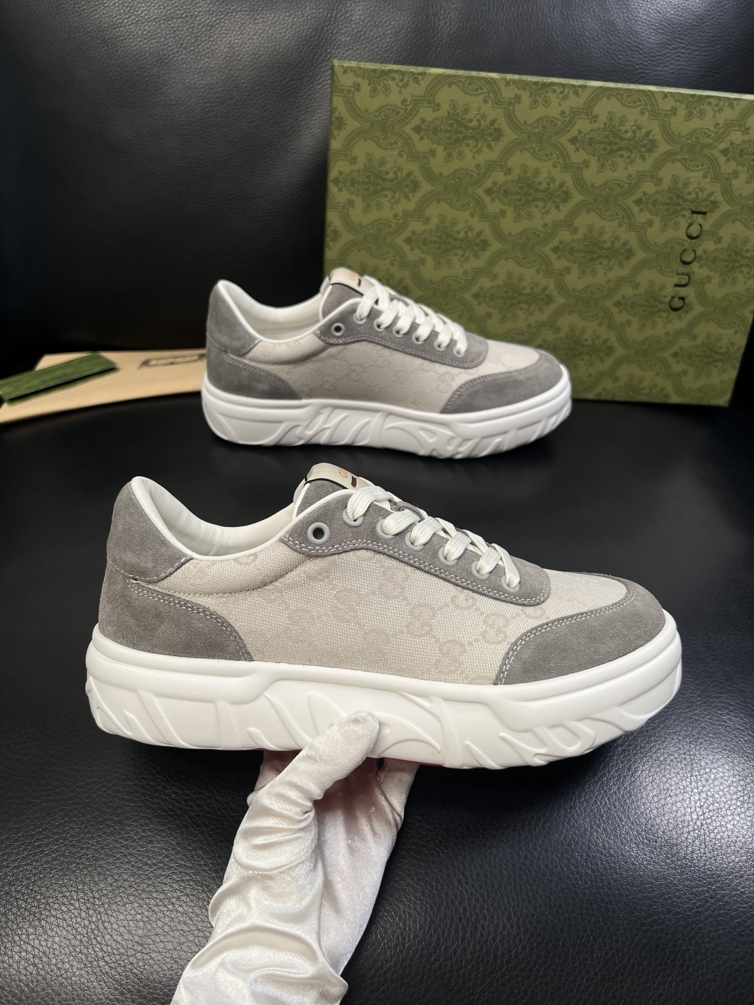 Gucci 高品质  顶级工艺品  古奇  专柜新款原厂配置，意大利进口牛皮面料，进口牛皮内里垫，透气舒